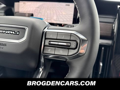 New 2026 GMC Acadia Denali w/ Super Cruise Package AWD/4WD image 5