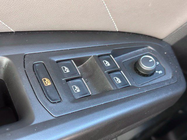 Used 2023 Volkswagen Atlas SE w/ Black Wheel Package FWD image 14