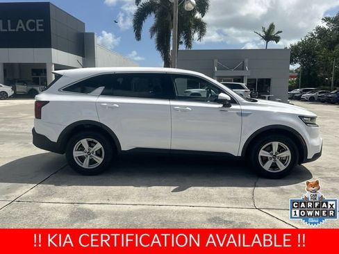 Certified 2023 Kia Sorento LX FWD image 5