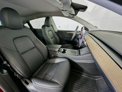 Used 2024 Tesla Model Y Long Range image 30