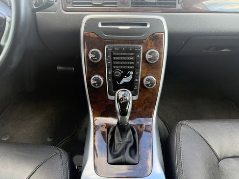 Used 2015 Volvo XC70 T6 image 37