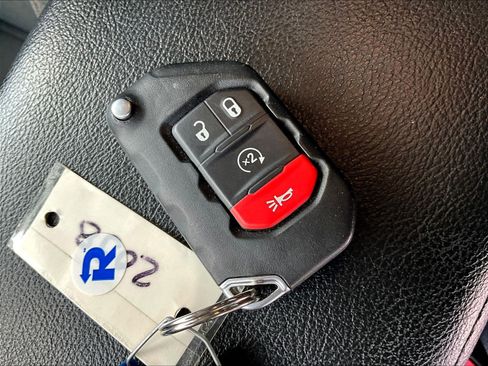 Used 2024 Jeep Wrangler Unlimited Sport AWD/4WD image 35