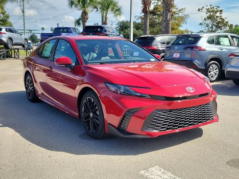 New 2026 Toyota Camry SE w/ Convenience Package FWD image 3