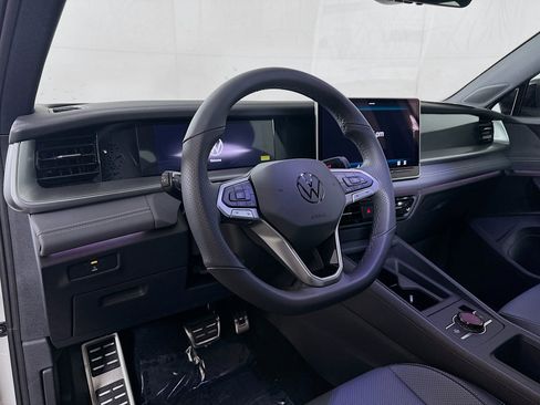 New 2026 Volkswagen Tiguan SE R-Line AWD/4WD image 9