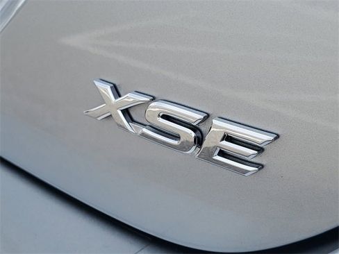 Used 2023 Toyota Camry XSE image 6