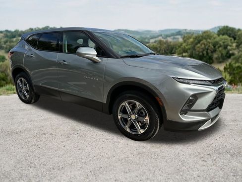 Used 2025 Chevrolet Blazer LT AWD/4WD image 1