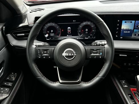 Used 2025 Nissan Kicks SR FWD image 14