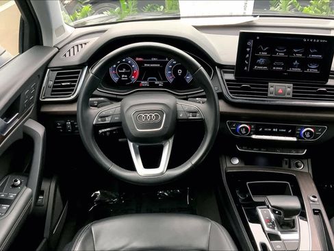 Used 2021 Audi Q5 2.0T Premium Plus w/ Premium Plus Package AWD/4WD image 6