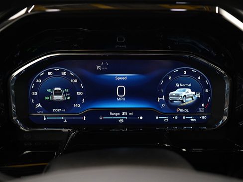 Used 2025 Chevrolet Silverado 1500 LT image 26