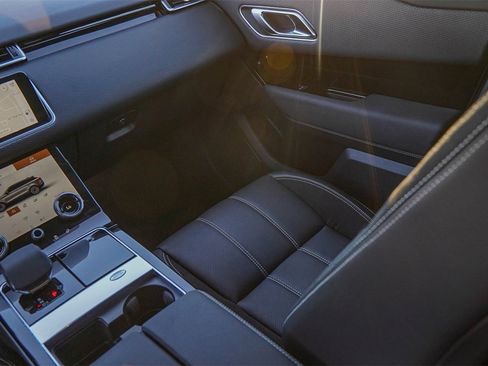 Used 2023 Land Rover Range Rover Velar R-Dynamic S image 27