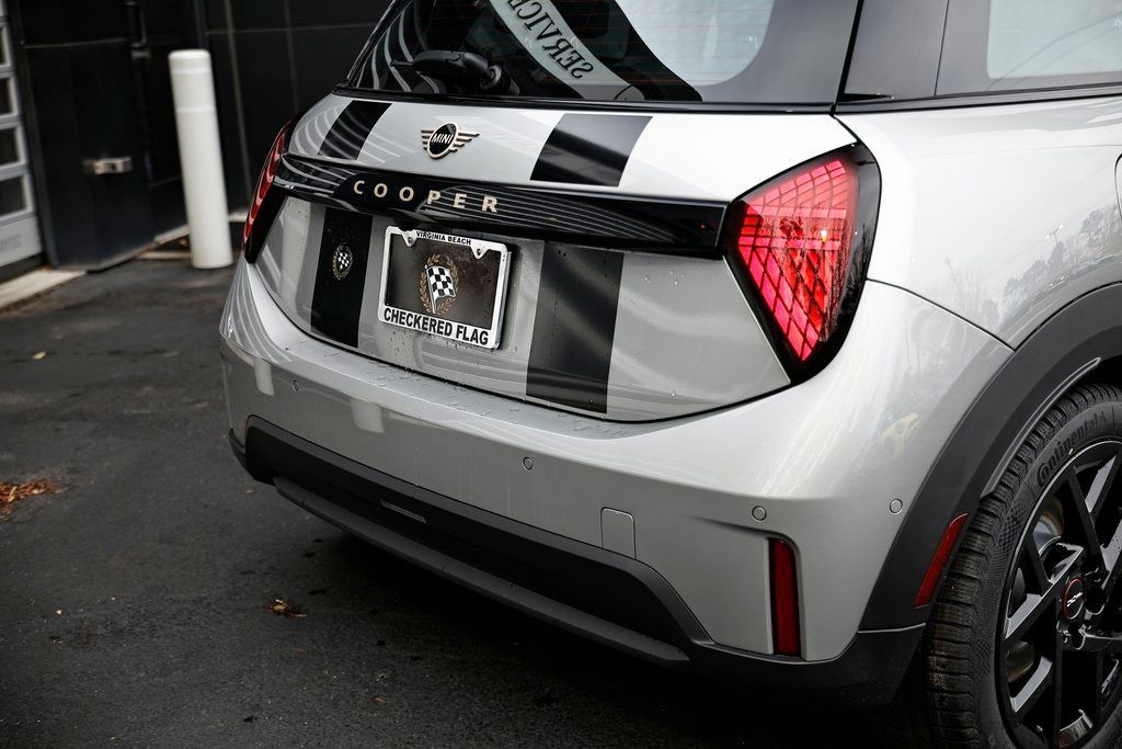 New 2026 MINI Cooper 2-Door Hardtop FWD image 9