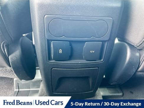 Used 2023 Ford Explorer XLT AWD/4WD image 30