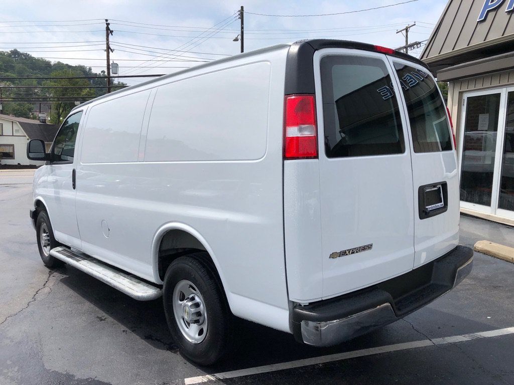 Used 2025 Chevrolet Express 2500 w/ Driver Convenience Package RWD image 4