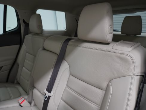 Used 2017 GMC Acadia Denali w/ Technology Package FWD image 13