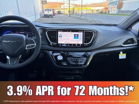 New 2026 Chrysler Pacifica Select FWD image 18