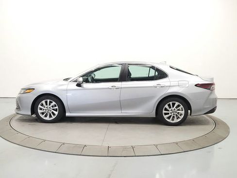 Used 2023 Toyota Camry LE w/ Convenience Package image 4