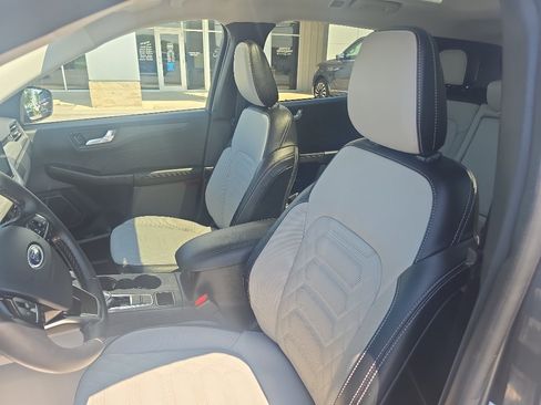 Used 2024 Ford Escape SE w/ PHEV Premium Package FWD image 9