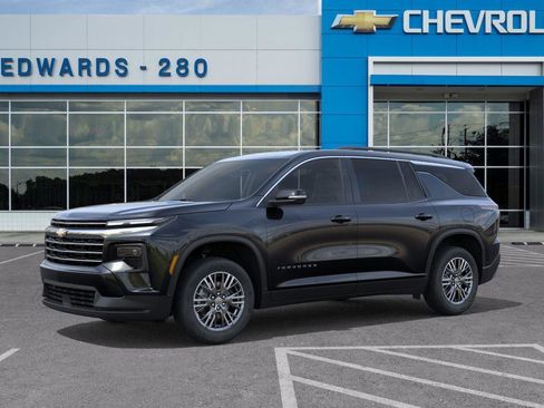 New 2026 Chevrolet Traverse LT image 2