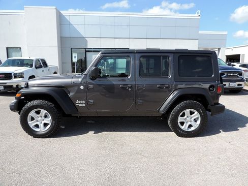 Used 2020 Jeep Wrangler Unlimited Sport S AWD/4WD image 8
