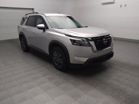 Used 2023 Nissan Pathfinder SV FWD image 13