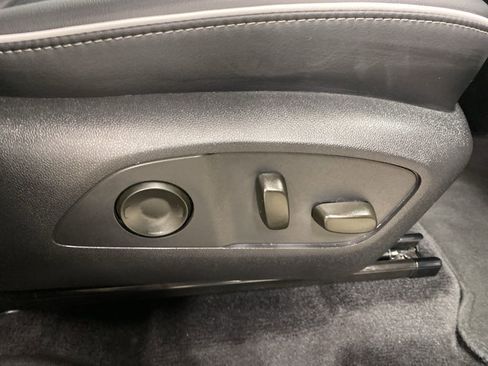 Certified 2025 Buick Enclave Sport Touring image 22