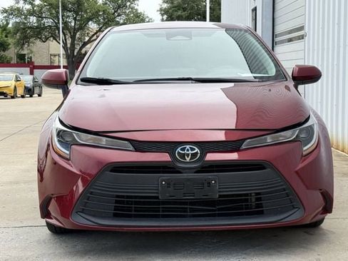 Used 2023 Toyota Corolla LE FWD image 5