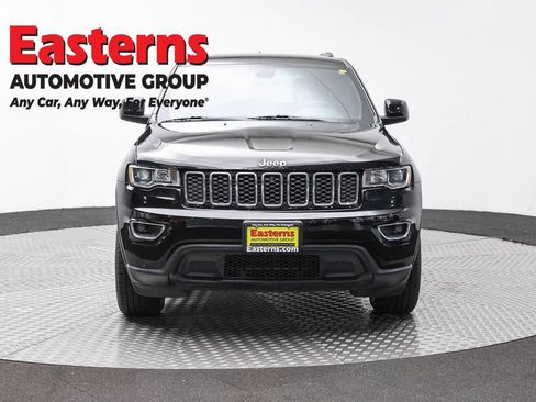 Used 2021 Jeep Grand Cherokee Laredo AWD/4WD image 2