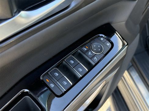 Used 2023 Nissan Pathfinder Platinum w/ Lighting Package (N93) image 11