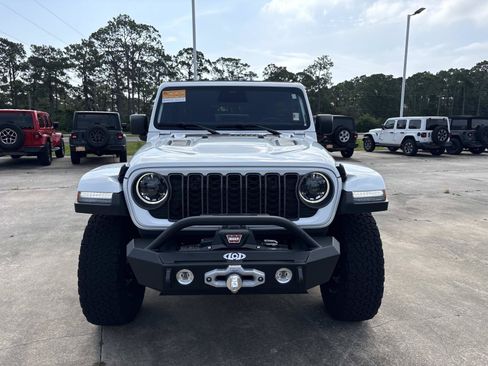 Certified 2026 Jeep Wrangler Unlimited Rubicon AWD/4WD image 8