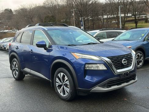 Used 2023 Nissan Rogue SV w/ SV Premium Package image 3