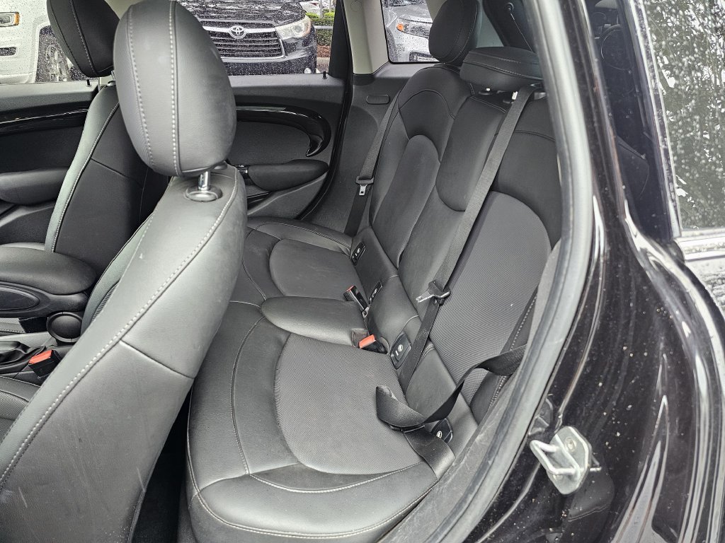 Used 2019 MINI Cooper 4-Door Hardtop w/ Signature Upholstery Package FWD image 15