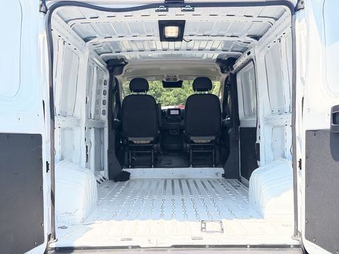 Used 2025 RAM ProMaster 2500 w/ Convenience Group FWD image 45
