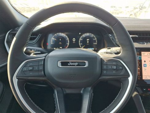 New 2026 Jeep Grand Cherokee Laredo image 10