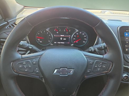 Certified 2023 Chevrolet Equinox RS w/ RS Leather Package FWD image 4