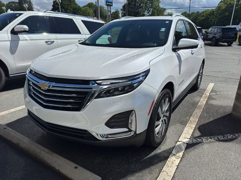 Used 2024 Chevrolet Equinox Premier FWD image 1