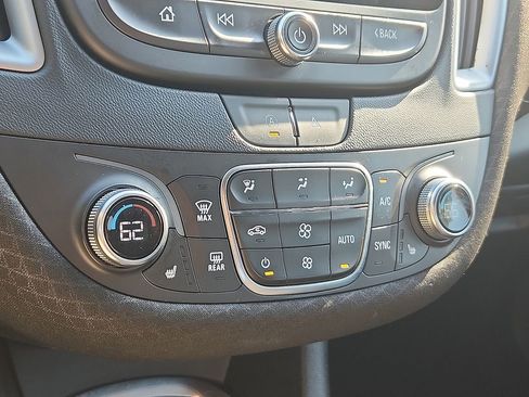 Used 2023 Chevrolet Malibu LT FWD image 15
