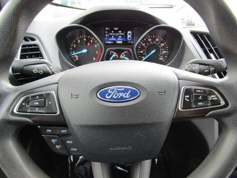 Used 2019 Ford Escape SE image 17