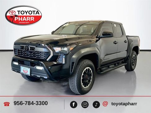 Used 2025 Toyota Tacoma TRD Off-Road AWD/4WD image 1