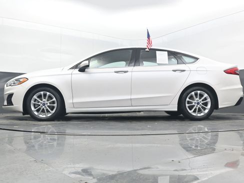 Used 2019 Ford Fusion SE image 27