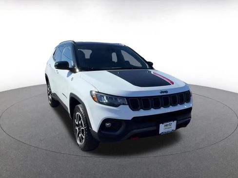 Used 2025 Jeep Compass Trailhawk w/ Trailer Tow Group image 3