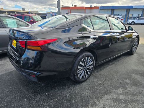 Used 2023 Nissan Altima 2.5 SV image 5