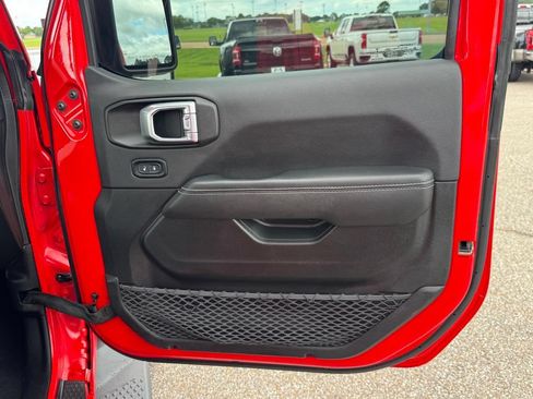 Used 2021 Jeep Gladiator Overland AWD/4WD image 43
