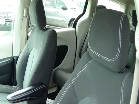 Certified 2023 Chrysler Voyager LX FWD image 18