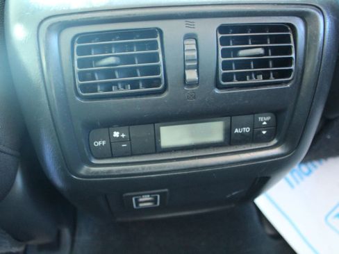 Used 2018 Nissan Pathfinder S image 21