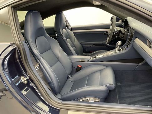 Used 2015 Porsche 911 Turbo S image 21