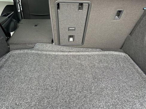 New 2026 Volkswagen Taos SE image 14