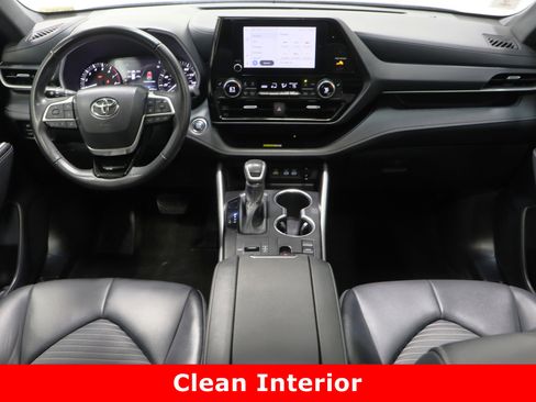 Certified 2023 Toyota Highlander XSE image 32