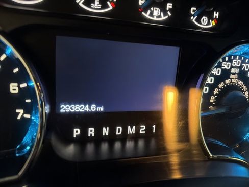 Used 2013 Ford F150 XLT w/ Luxury Equipment Group image 10