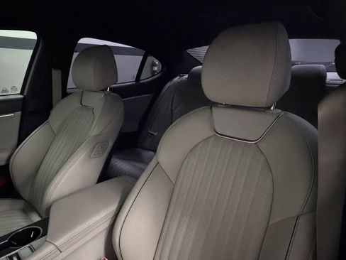 Used 2022 Genesis G70 3.3T image 24