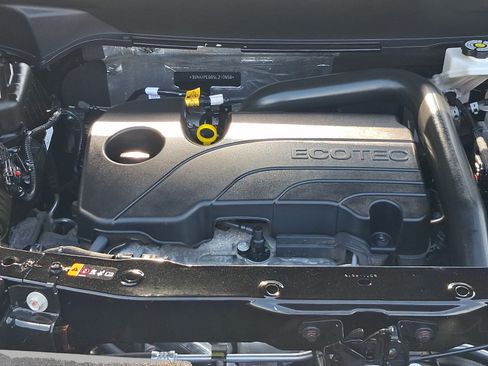 Used 2025 Chevrolet Equinox LT w/ Convenience Package II AWD/4WD image 9